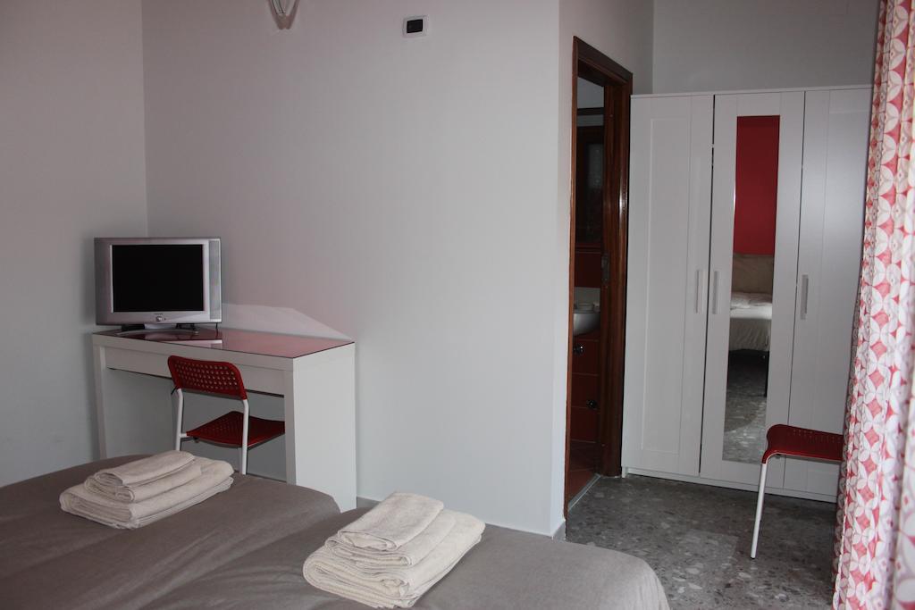 B&B Dietro l'Angolo Benevento Camera foto